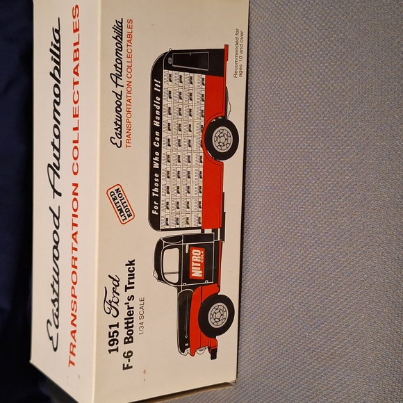 1951 Ford F-6 Bottler's Truck from Eastwood Automobilia. 1/34 Scale Die-cast. - Picture 2 of 9